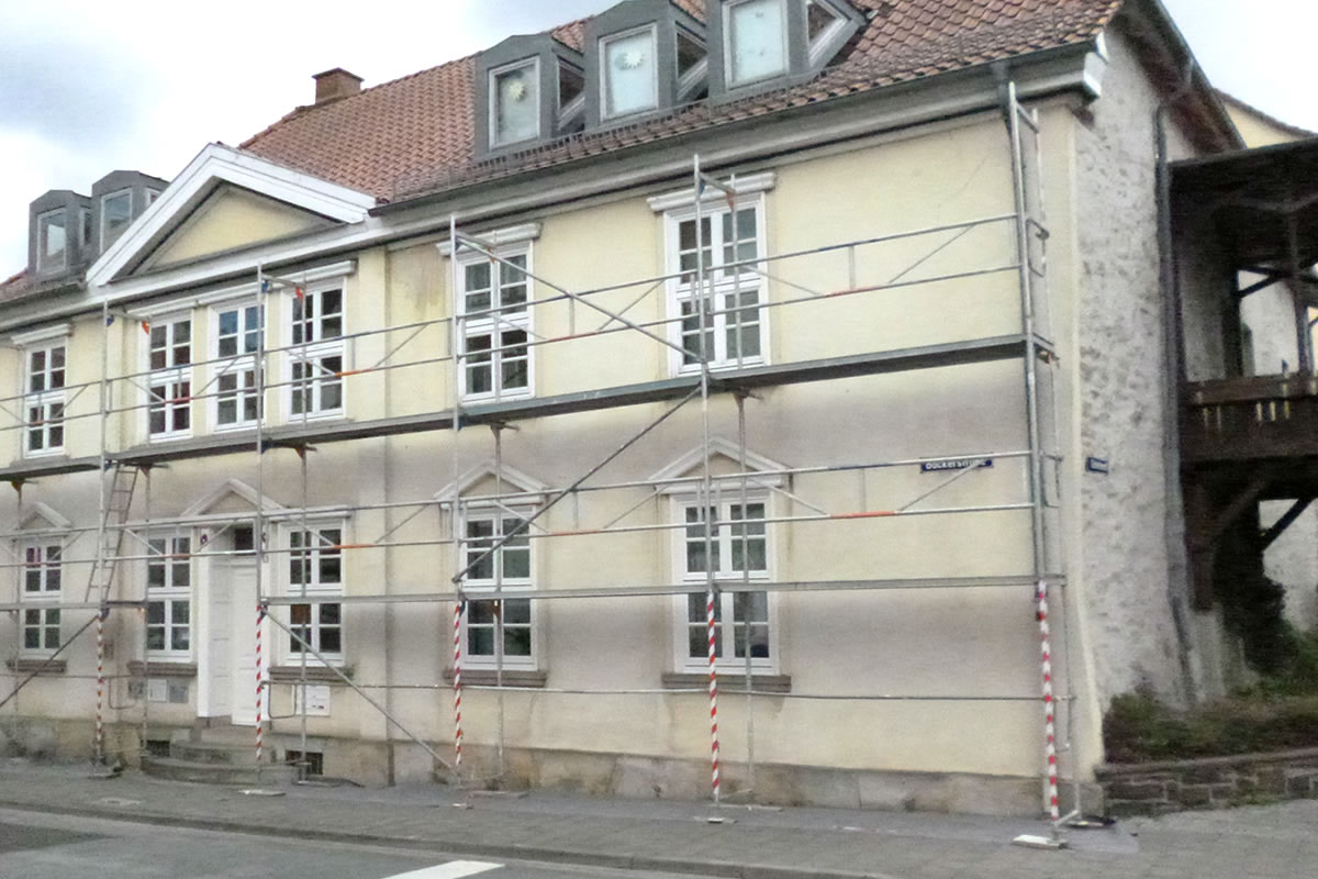 Maler Hameln und Malerarbeiten Hannover mit Balkonsanierung Springe und Betonsanierung Bad Pyrmont