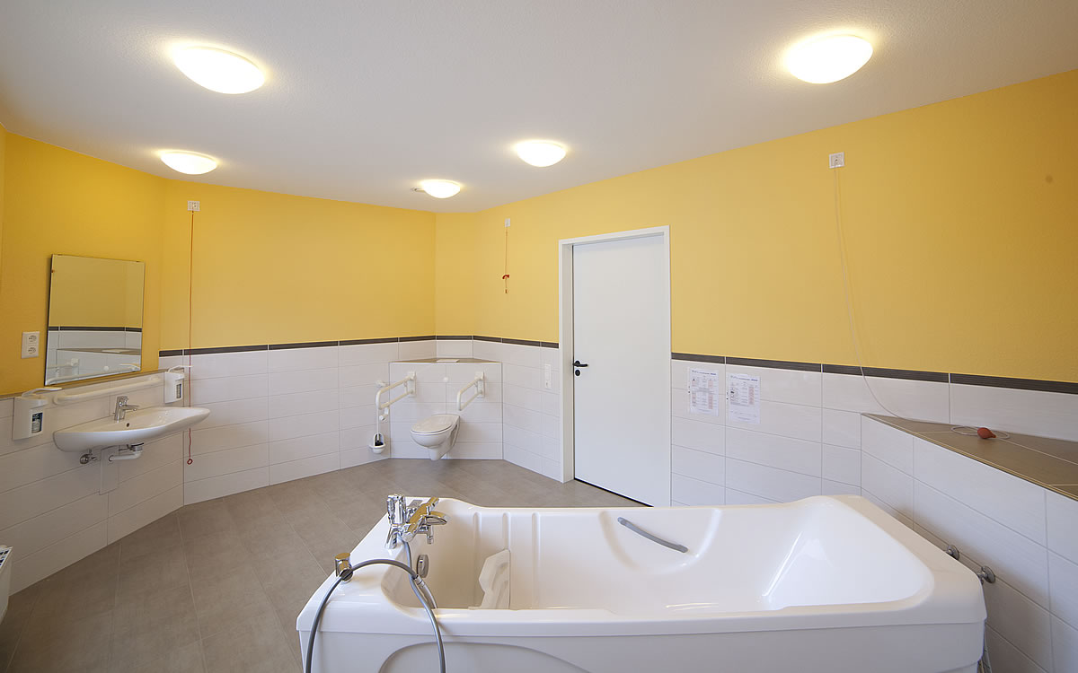 Maler Hameln und Malerarbeiten Hannover mit Balkonsanierung Springe und Betonsanierung Bad Pyrmont