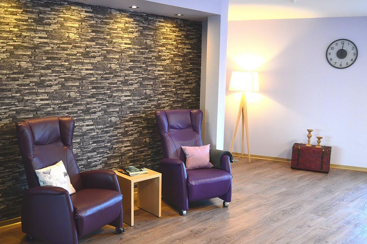 Maler Hameln und Malerarbeiten Hannover mit Balkonsanierung Springe und Betonsanierung Bad Pyrmont