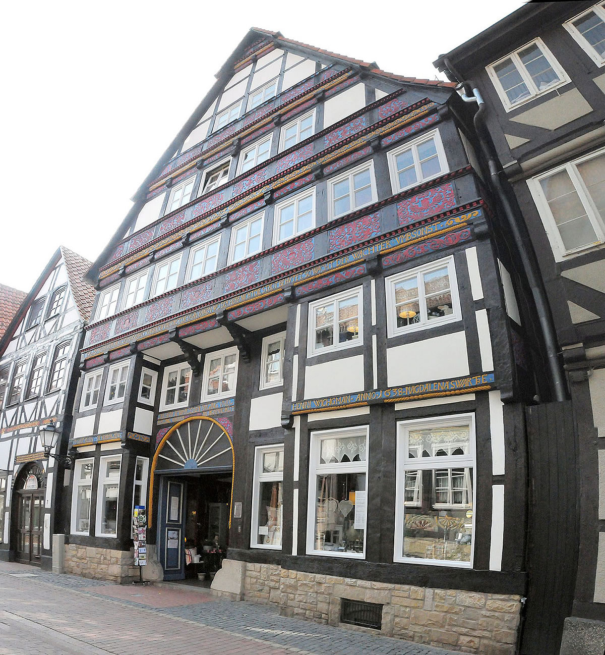 Maler Hameln und Malerarbeiten Hannover mit Balkonsanierung Springe und Betonsanierung Bad Pyrmont