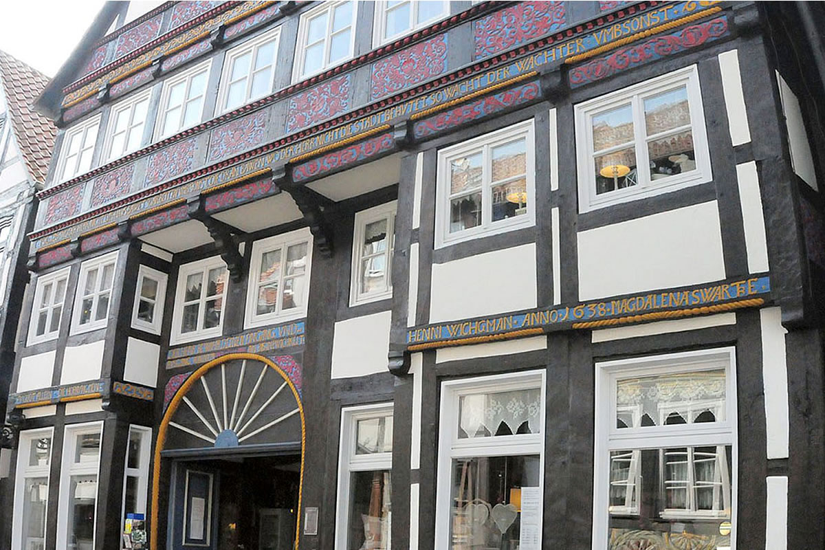 Maler Hameln und Malerarbeiten Hannover mit Balkonsanierung Springe und Betonsanierung Bad Pyrmont