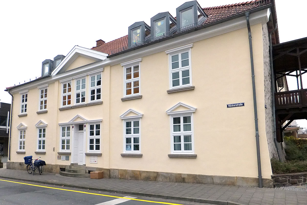 Maler Hameln und Malerarbeiten Hannover mit Balkonsanierung Springe und Betonsanierung Bad Pyrmont