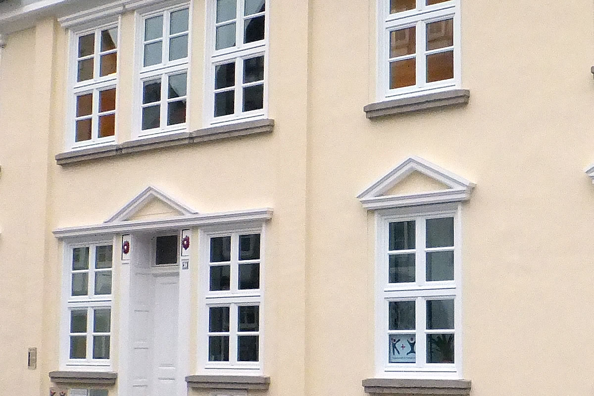 Maler Hameln und Malerarbeiten Hannover mit Balkonsanierung Springe und Betonsanierung Bad Pyrmont