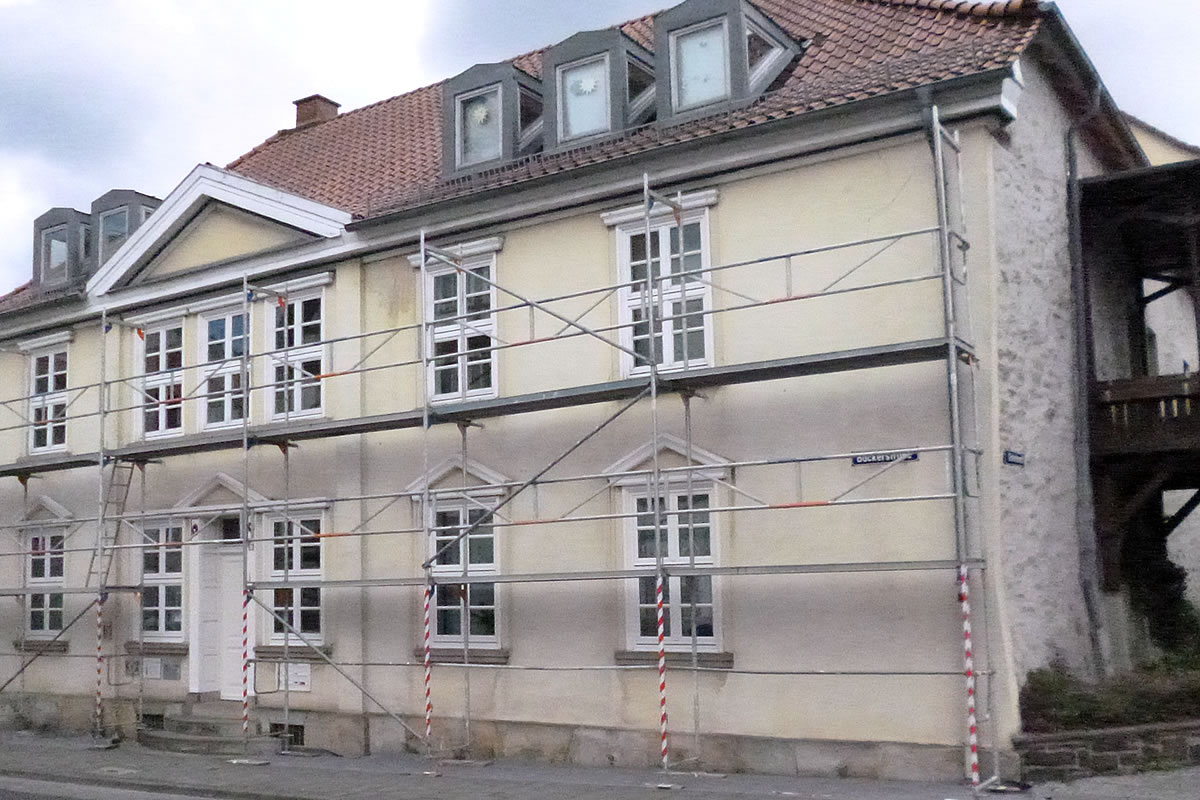 Maler Hameln und Malerarbeiten Hannover mit Balkonsanierung Springe und Betonsanierung Bad Pyrmont