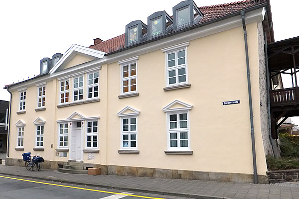 Maler Hameln und Malerarbeiten Hannover mit Balkonsanierung Springe und Betonsanierung Bad Pyrmont