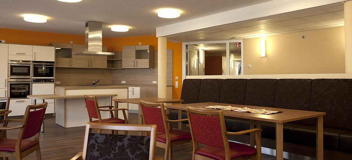 Maler Hameln und Malerarbeiten Hannover mit Balkonsanierung Springe und Betonsanierung Bad Pyrmont